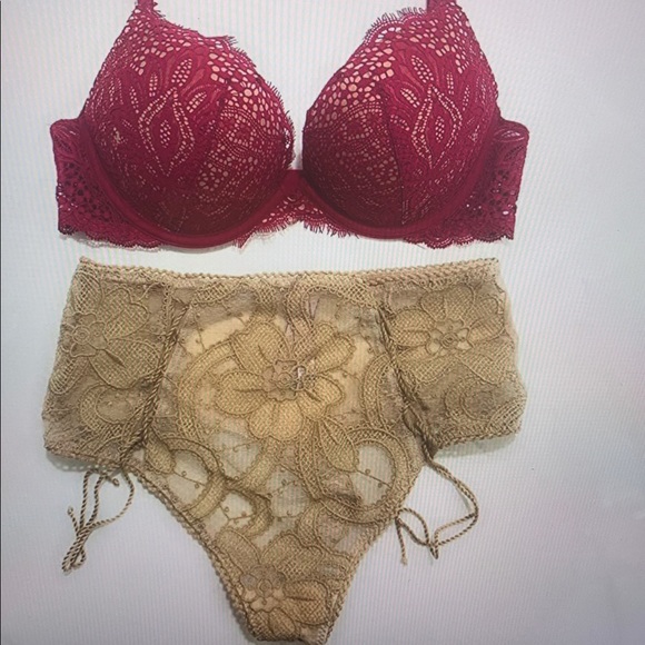 Victoria’s Secret 30C small thongbra set